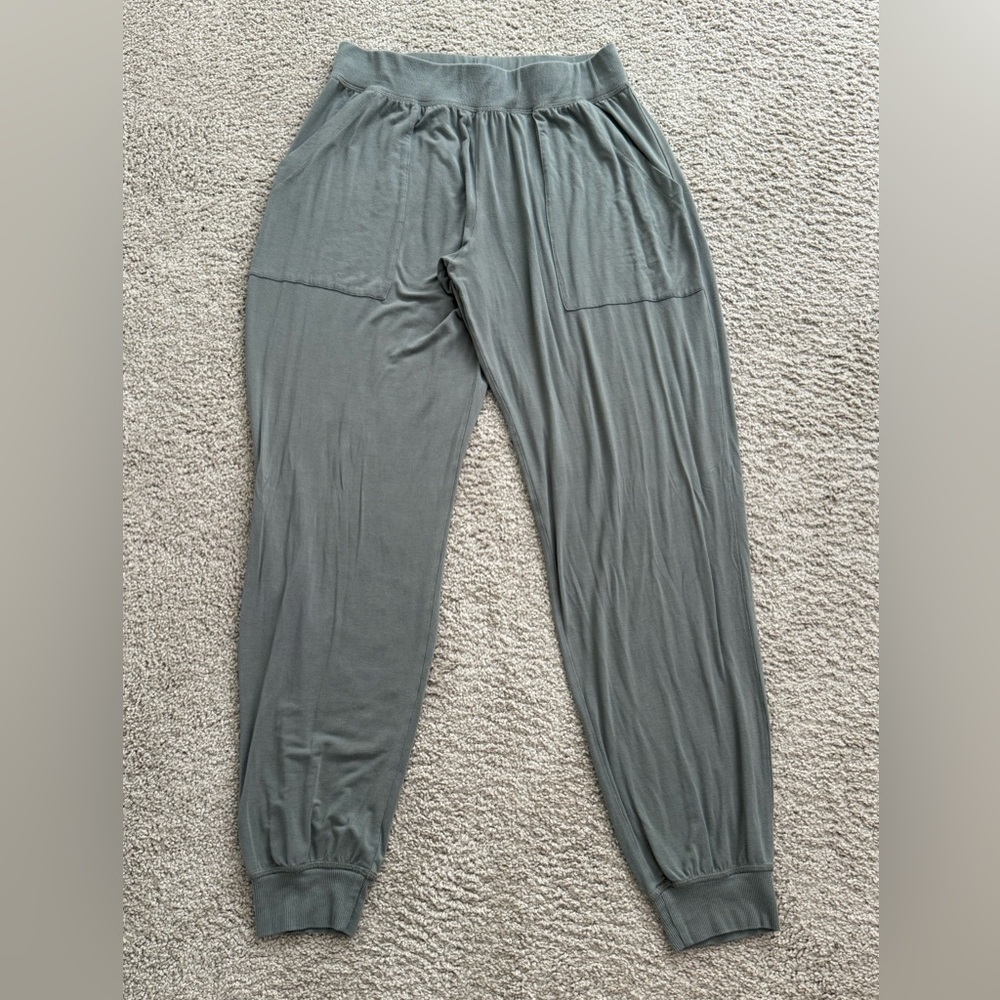 Green Medium Joggers with front pockets
